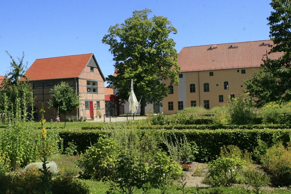 Blick in den Garten // © Sabrina Wittkopf-Schade Blick in den Garten // © Sabrina Wittkopf-Schade