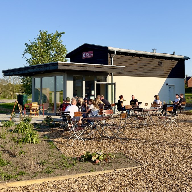 Onze dorpswinkel - aan de rand van het landgoed, vlak bij de weg., © Schloss Broock GmbH & Co. KG - Jan Fischer Onze dorpswinkel - aan de rand van het landgoed, vlak bij de weg., © Schloss Broock GmbH & Co. KG - Jan Fischer