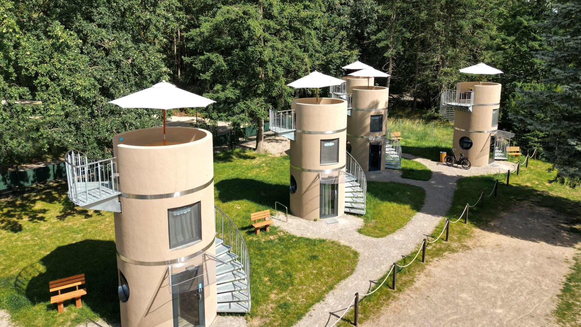 Die Slubes bieten ein au&szlig;ergew&ouml;hnliches &Uuml;bernachtungserlebnis, das sanften, regionalen Tourismus mit modernstem Komfort vereint. // &copy; slube