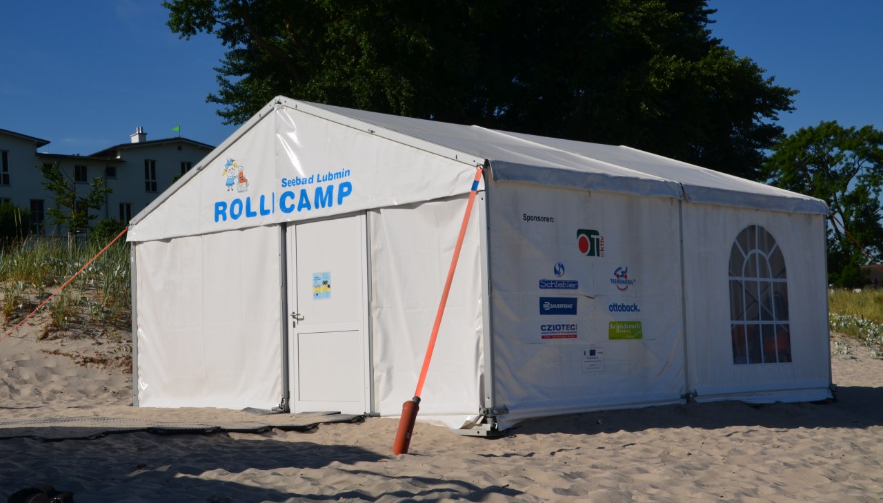 Mit dem Rollstuhl bis an den Strand vom Seebad Lubmin, © Touristinformation Seebad Lubmin Mit dem Rollstuhl bis an den Strand vom Seebad Lubmin, © Touristinformation Seebad Lubmin