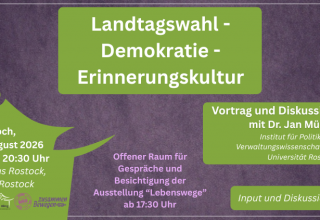 Zu sehen sind die Eckdaten der Veranstaltung (Titel, zeit, Ort) in grünen Kästen auf einem lila Hintergrund. // © Diên Hông – Gemeinsam unter einem Dach e.V. Zu sehen sind die Eckdaten der Veranstaltung (Titel, zeit, Ort) in grünen Kästen auf einem lila Hintergrund. // © Diên Hông – Gemeinsam unter einem Dach e.V.