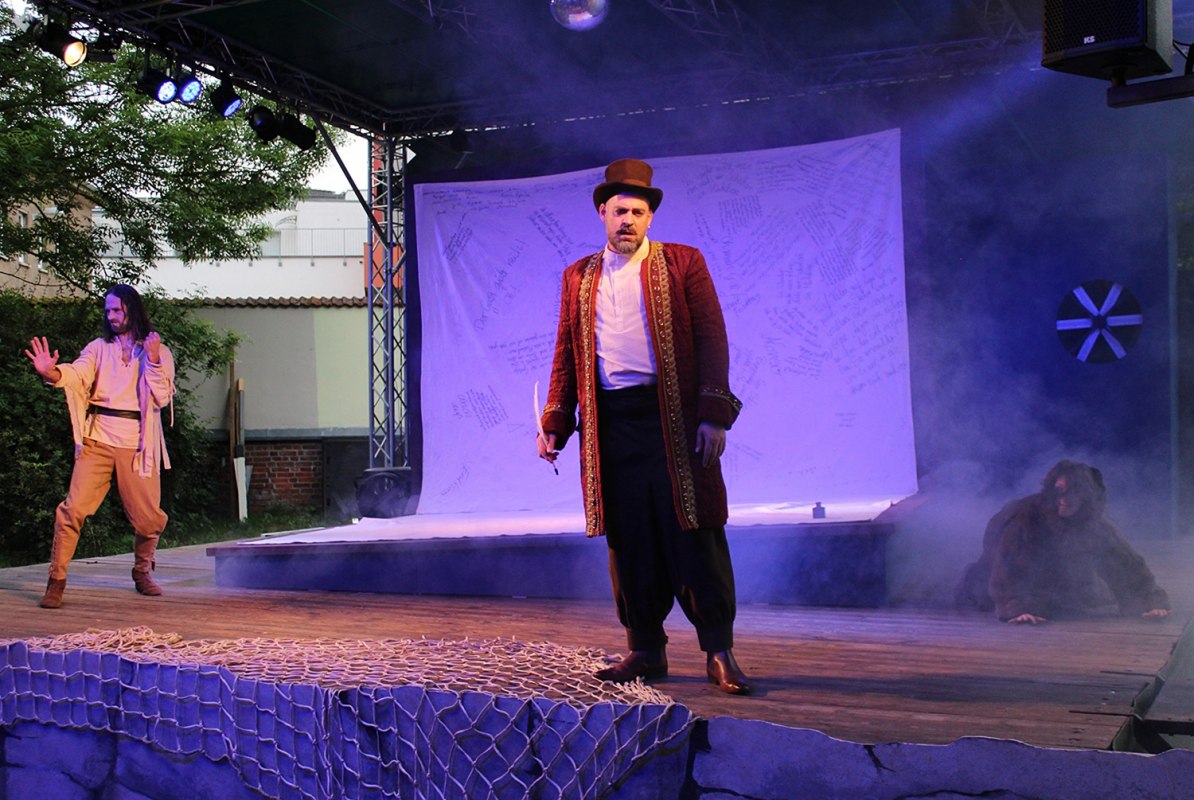 Compagnie de Comedie, &copy; Compagnie de Comedie