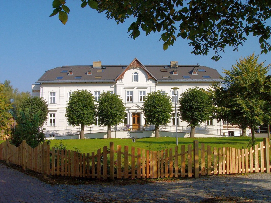 gutshaus-frontal-P1240751, &copy; Gut Nisdorf