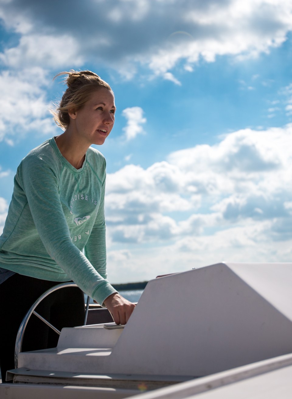 Reizen als kapitein met een vergunning als toeristische gids in het Mecklenburgse merengebied // &copy; Sebastian Canaves