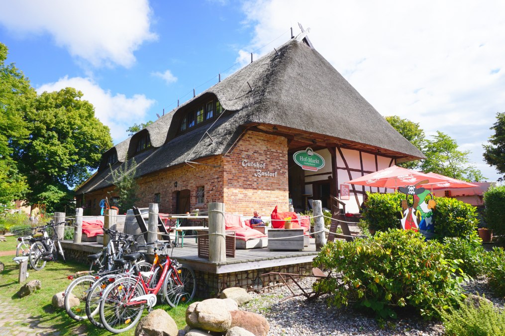 Gutshof Bastorf Au&szlig;enansicht, &copy; Gutshof Bastorf