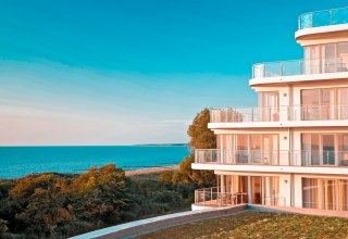 &copy; THE GRAND Ahrenshoop