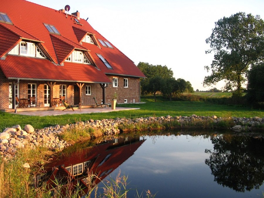 Großer Garten mit Teich, © Manja Behrend Großer Garten mit Teich, © Manja Behrend