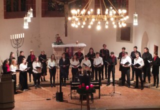 Der Nordhäuser Jugend- und Kammerchor beim Weihnachtskonzert in der Blasiikirche Nordhausen // © T. Hofereiter Der Nordhäuser Jugend- und Kammerchor beim Weihnachtskonzert in der Blasiikirche Nordhausen // © T. Hofereiter