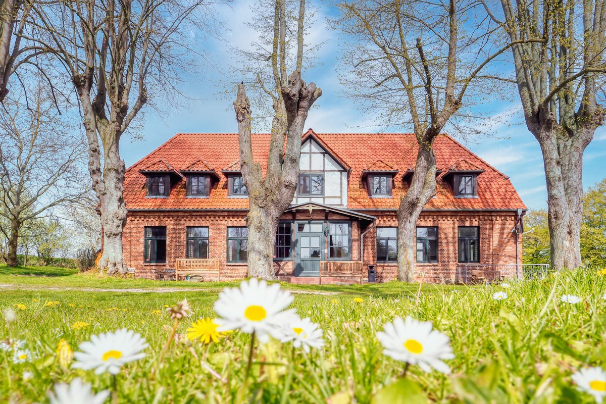 Das Land- und Gruppenhaus Zarfzow im Carinerland in Mecklenburg-Vorpommern // © AWO SANO Das Land- und Gruppenhaus Zarfzow im Carinerland in Mecklenburg-Vorpommern // © AWO SANO