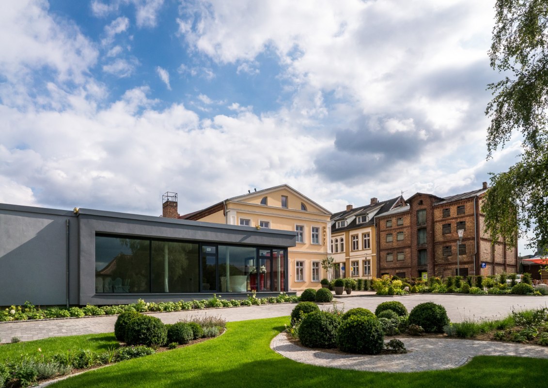 Willkommen im Hotel Mecklenburger Hof! // © Hotel und Pension in der Nudeloper Willkommen im Hotel Mecklenburger Hof! // © Hotel und Pension in der Nudeloper