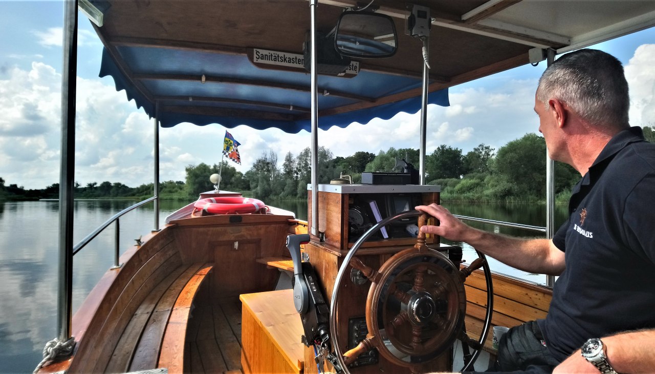 Bootsführer Meder auf Fahrt, © Jana Koch Bootsführer Meder auf Fahrt, © Jana Koch