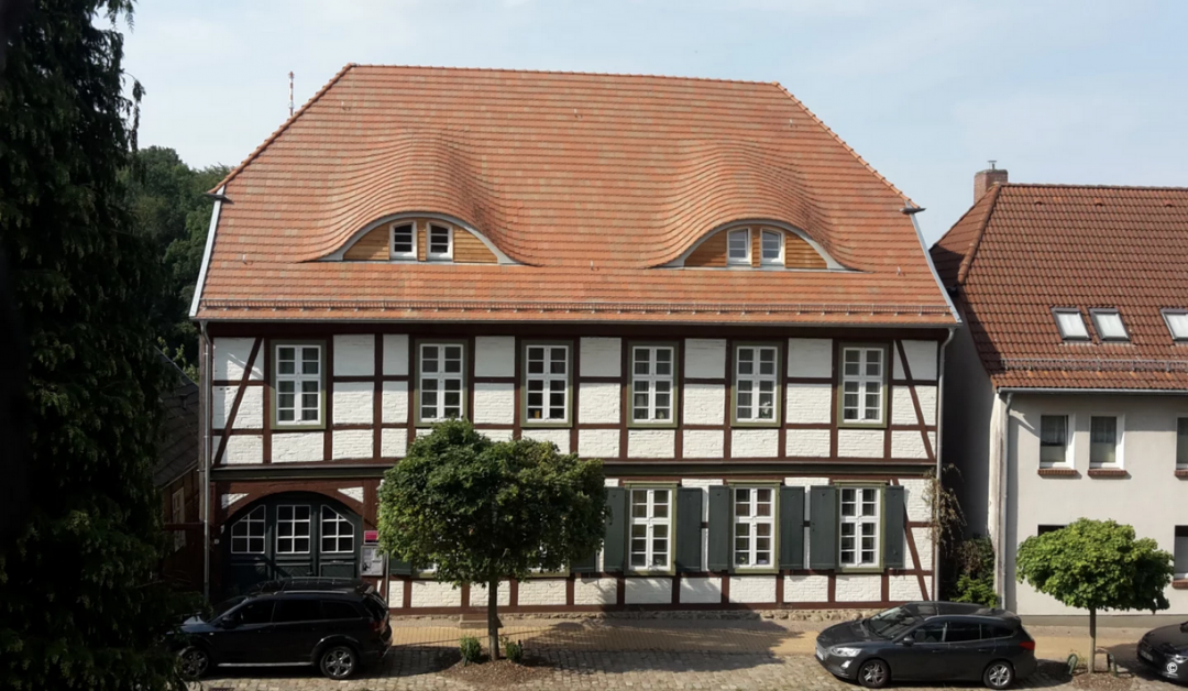 Außenansicht Pfarrhaus Marlow, © Peter Michalik