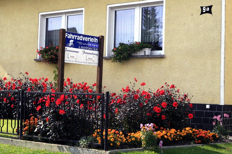 Hinweisschild "Fahrradverleih" // &copy; Sabrina Wittkopf-Schade