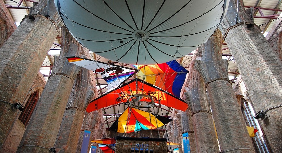 Nikolaikirche - Ausstellung "Ikarus - der fliegende Mensch" // © P.Wittig, Otto-Lilienthal-Museum Nikolaikirche - Ausstellung "Ikarus - der fliegende Mensch" // © P.Wittig, Otto-Lilienthal-Museum