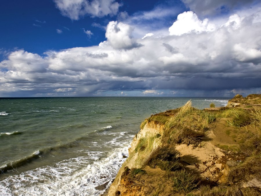 Steilk&uuml;ste aus Richtung Wustrow, &copy; voigt & kranz UG
