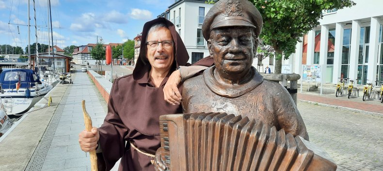 Stadtf&uuml;hrung "Es werde Licht" mit dem M&ouml;nch // &copy; Uta Sommer