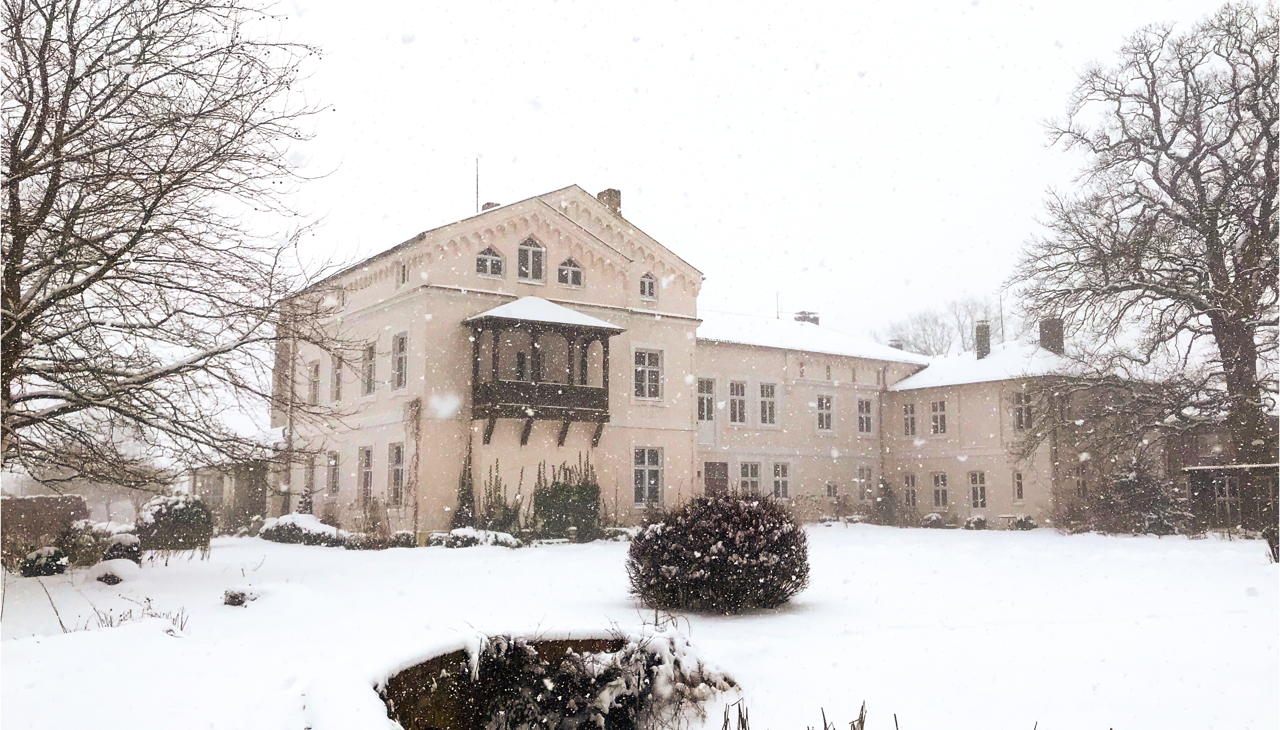 Herrenhaus Roggow im Schnee, © AvO Herrenhaus Roggow im Schnee, © AvO
