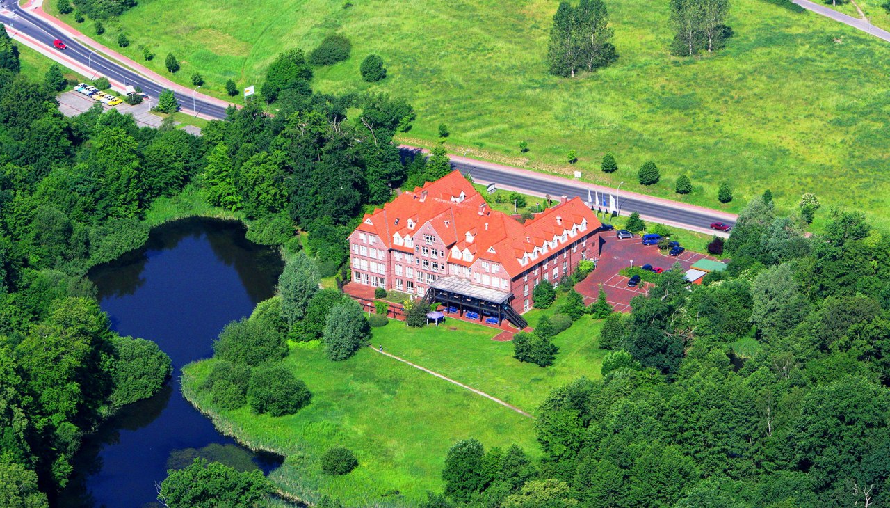 Luchtfoto van het hotel, &copy; The Royal Inn Park Hotel Fasanerie