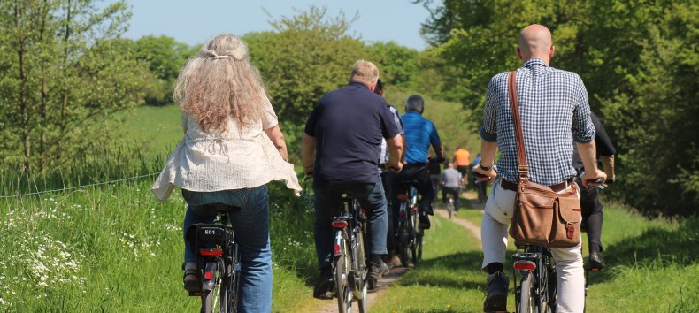 Radtour auf naturbelassenen Wegen // &copy; Biosph&auml;renreservatsverwaltung
