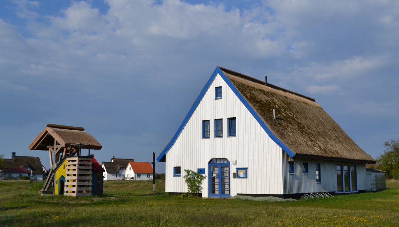 De parochiezaal "Uns Tauflucht" in Neuendorf, © Hiddenseer Hafen- und Kurbetrieb De parochiezaal "Uns Tauflucht" in Neuendorf, © Hiddenseer Hafen- und Kurbetrieb