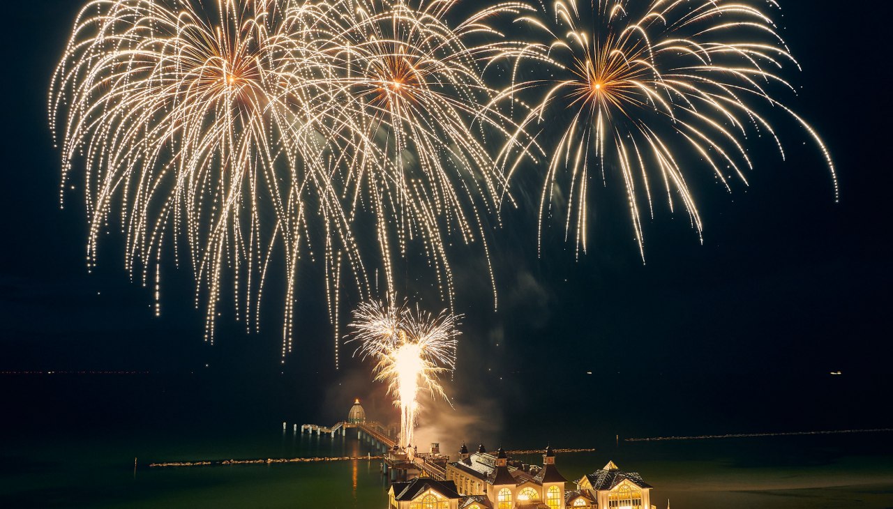 2021-08-01-Feuerwerk02-Foto-Burwitz-Pocha, © Burwitz 2021-08-01-Feuerwerk02-Foto-Burwitz-Pocha, © Burwitz