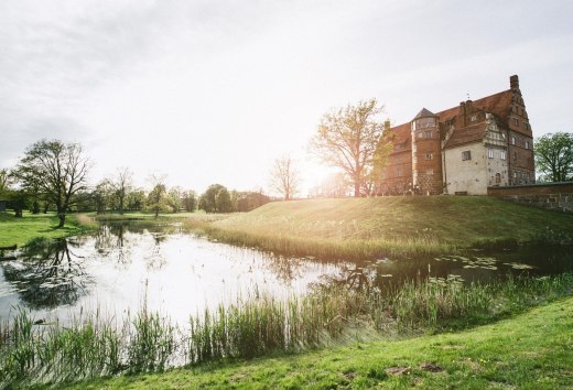 Schloss Ulrichshusen: Hier schlägt das Herz der Festspiele Mecklenburg-Vorpommern // © Ulrichshusen/Steffen Stilpirat Böttcher Schloss Ulrichshusen: Hier schlägt das Herz der Festspiele Mecklenburg-Vorpommern // © Ulrichshusen/Steffen Stilpirat Böttcher