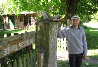 Schiffsobjekte aus Holz, &copy; S&uuml;dliche Boddenk&uuml;ste
